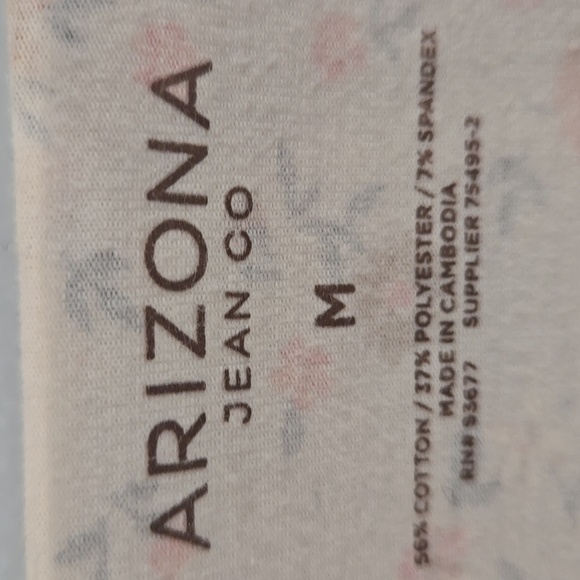 ARIZONA JEAN CO. Juniors Floral Crop Top. Sixe Medium. Gently Worn. - Picture 2 of 4